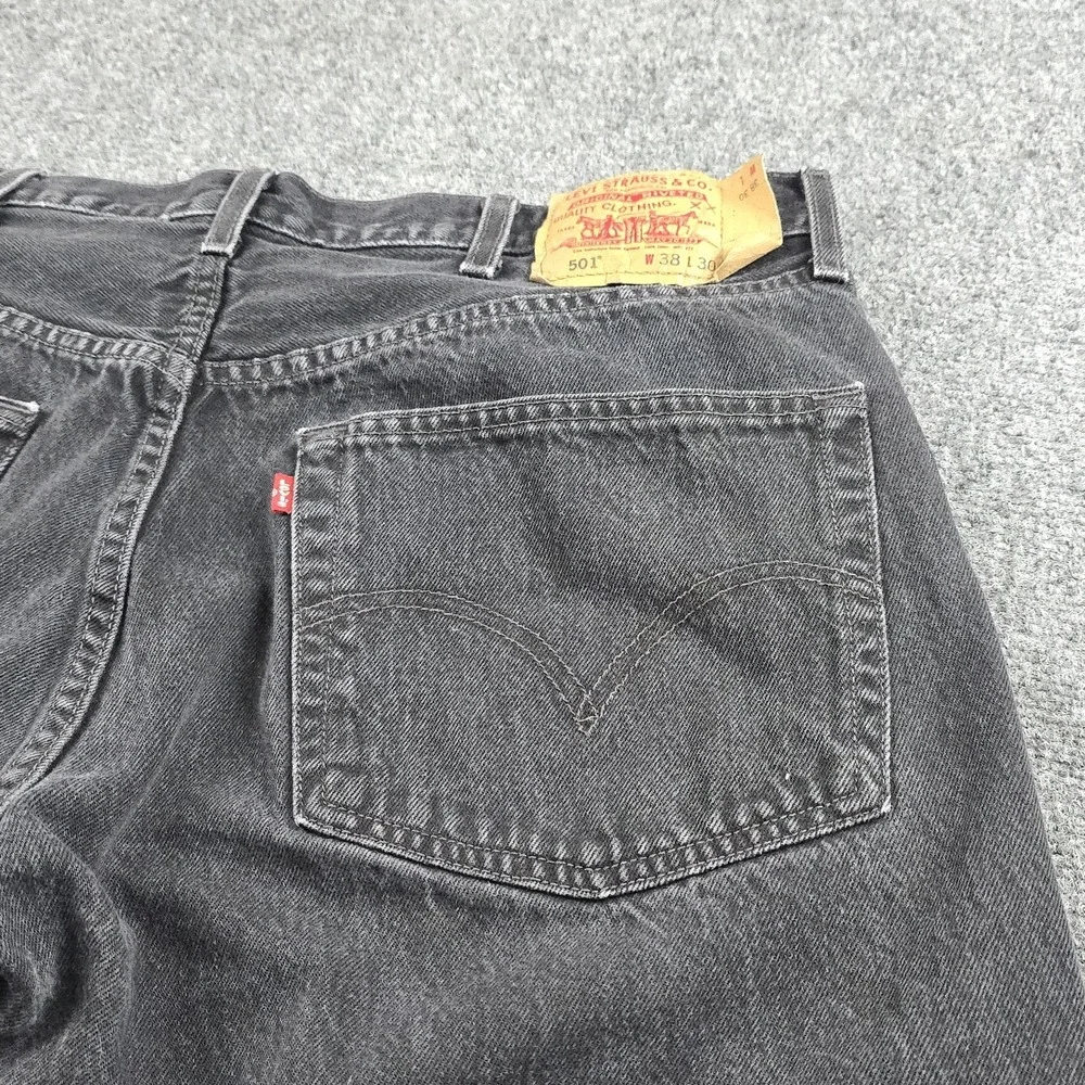 Vintage Levi's 501 Button Fly Jeans Mens 38x30‎ Black Bat Wing Red Tab Y2K